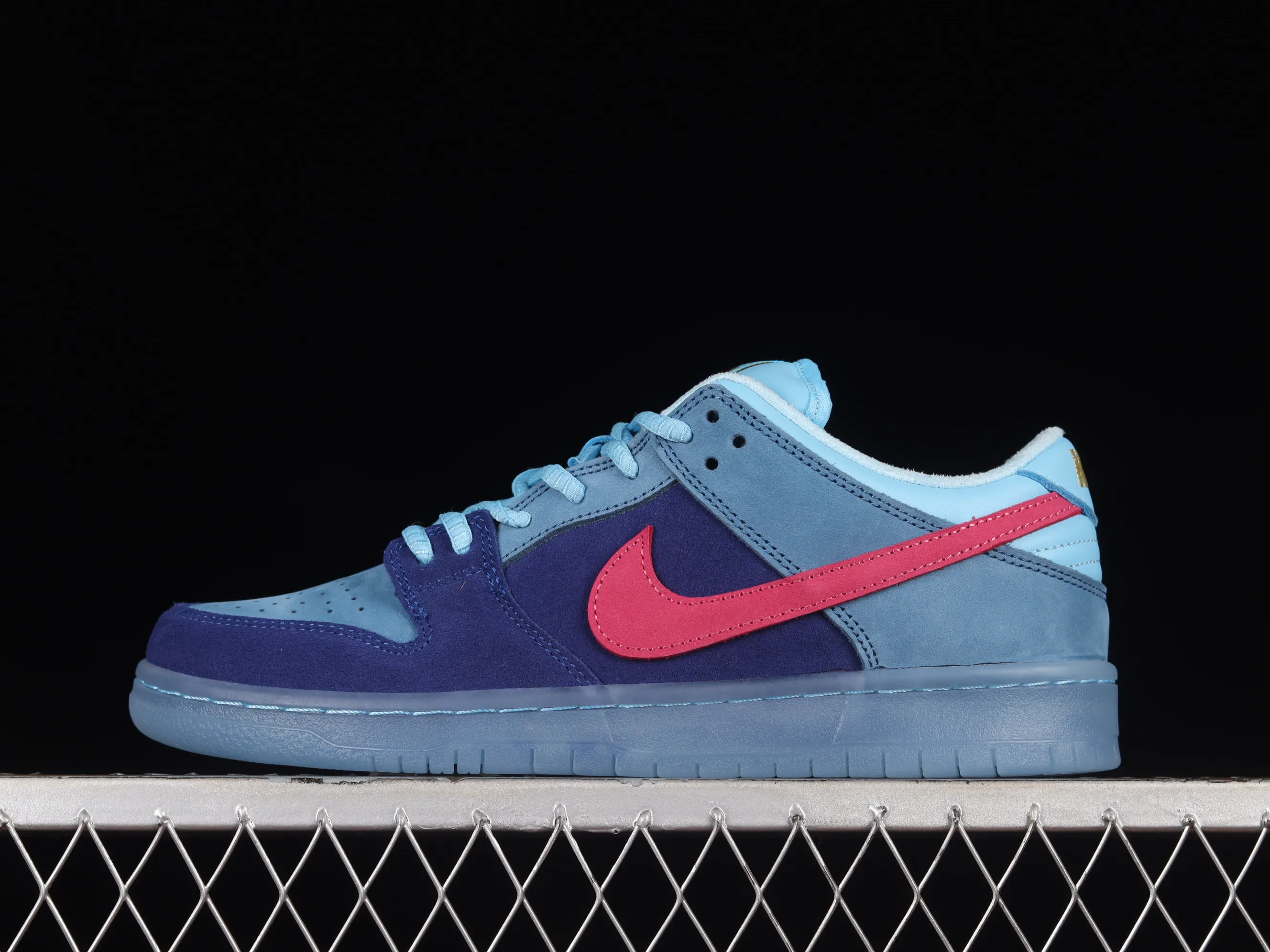 All Categories Nk SB Dunk Series Nk SB Dunk Low Low-top sneakers Run The Jewels x Nk SB Dunk Low joint model SB low-top casual sneakers DO9404-400